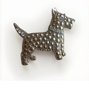 Elegant Gold color metal Scottish Terrier Brooch